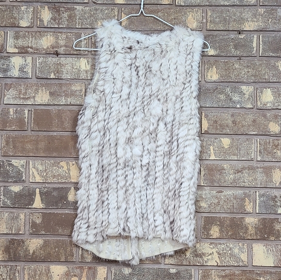 Elliatt Rabbit Mottled Fur Vest NWT Size Small - Picture 4 of 5